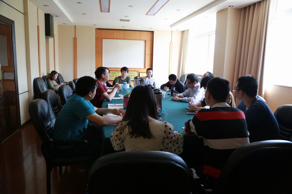 座谈会现场.jpg